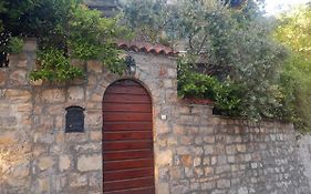 Sea-Side Old Stone Villa With A Private Garden