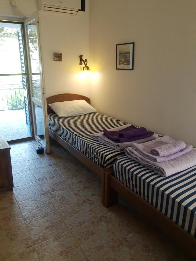 Sea-Side Old Stone Villa With A Private Garden Budva Zewnętrze zdjęcie