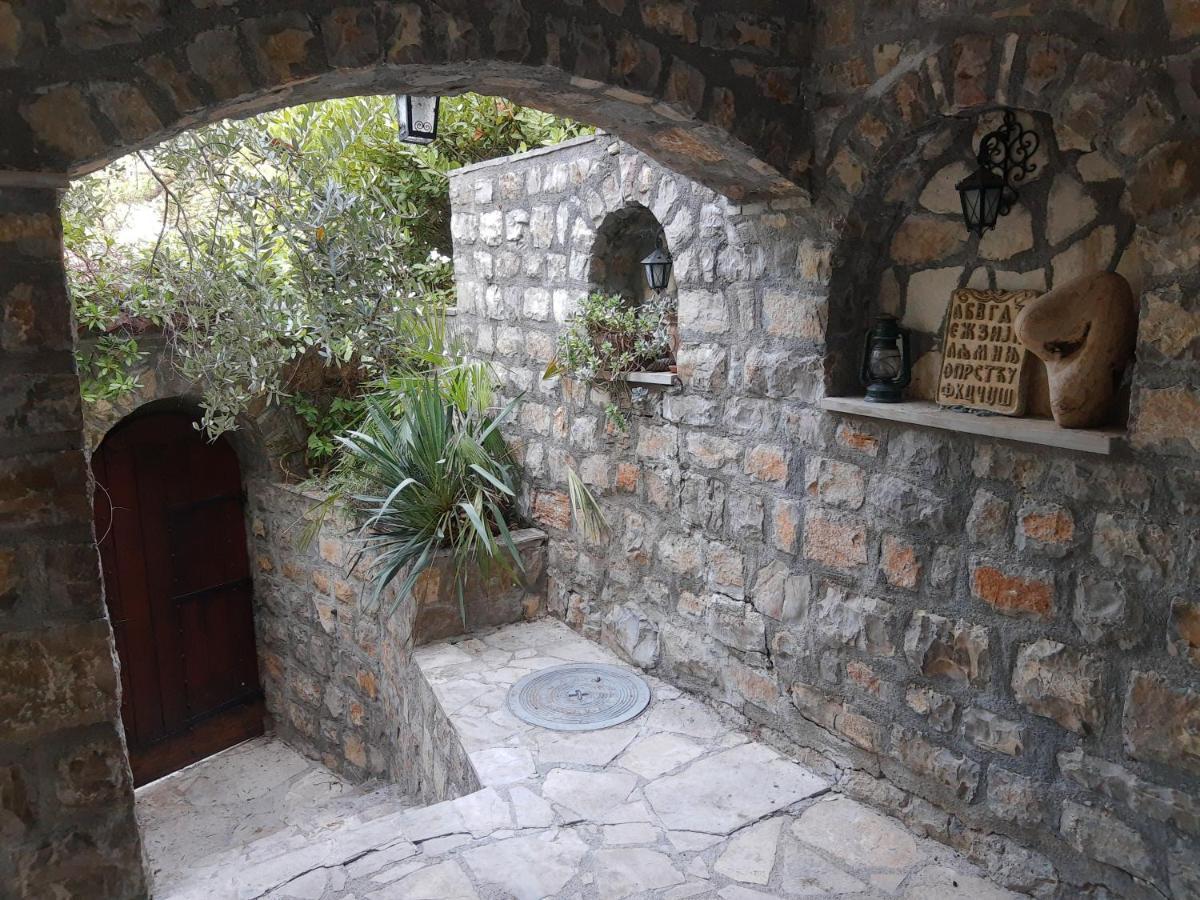 Sea-Side Old Stone Villa With A Private Garden Budva Zewnętrze zdjęcie