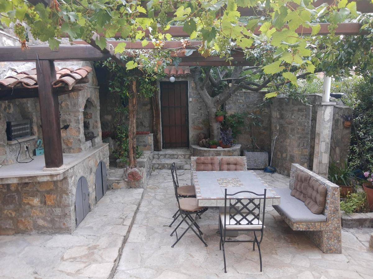 Sea-Side Old Stone Villa With A Private Garden Budva Zewnętrze zdjęcie