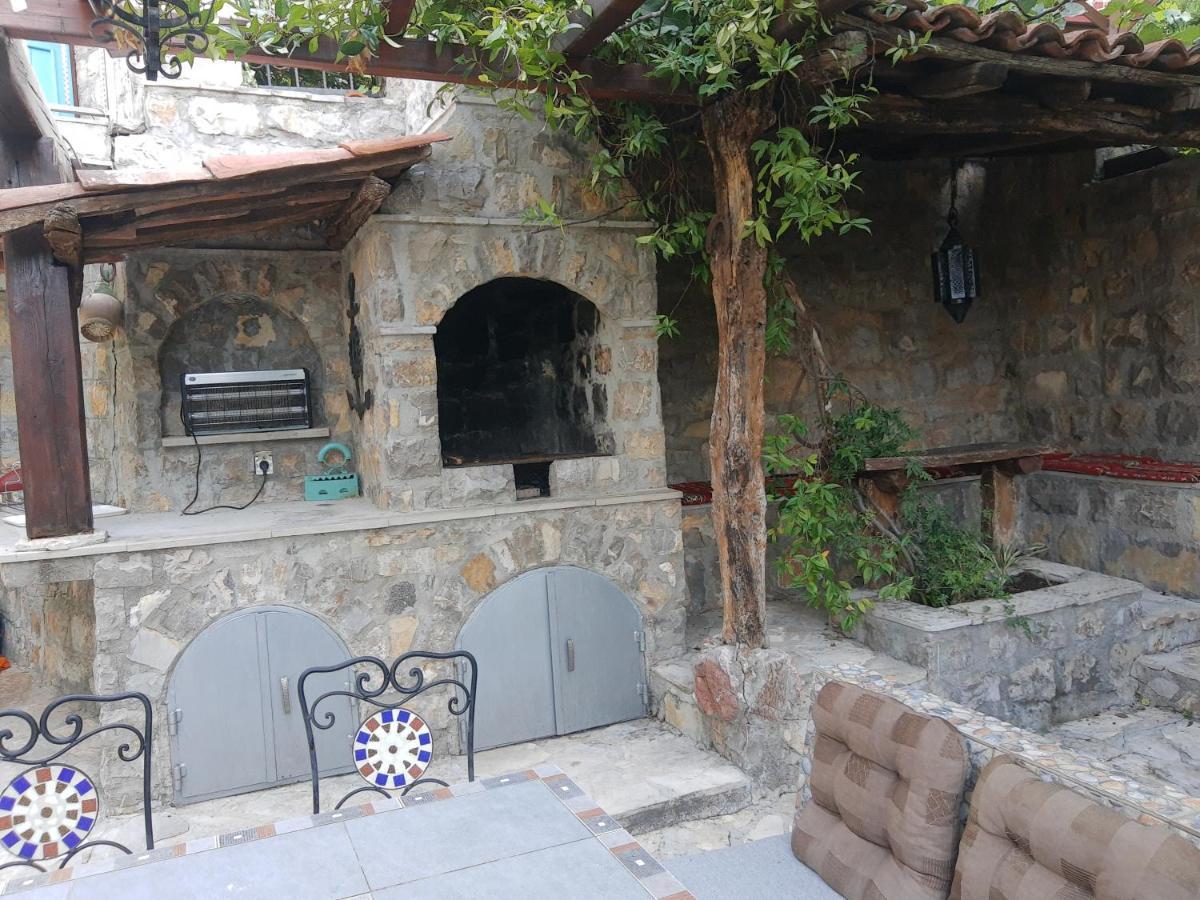 Sea-Side Old Stone Villa With A Private Garden Budva Zewnętrze zdjęcie
