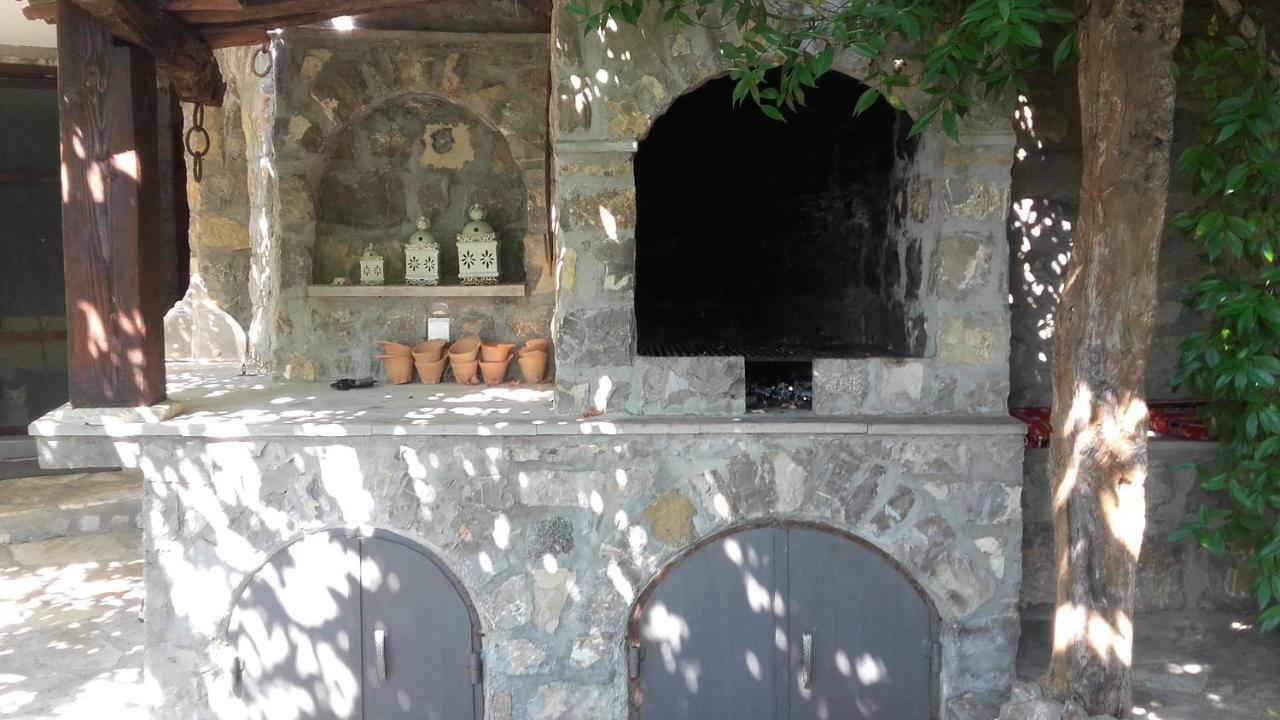 Sea-Side Old Stone Villa With A Private Garden Budva Zewnętrze zdjęcie
