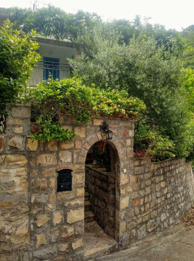 Sea-Side Old Stone Villa With A Private Garden Budva Zewnętrze zdjęcie
