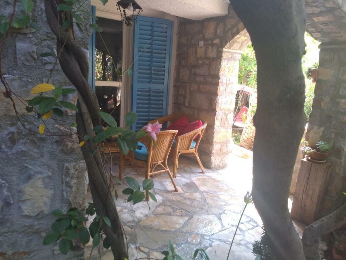Sea-Side Old Stone Villa With A Private Garden Budva Zewnętrze zdjęcie